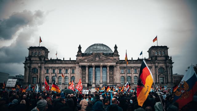 Bild von Jugend, die vorangeht - 13