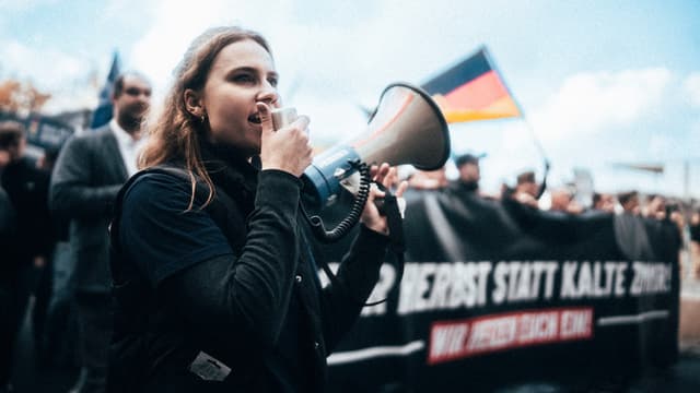 Bild von Jugend, die vorangeht - 9