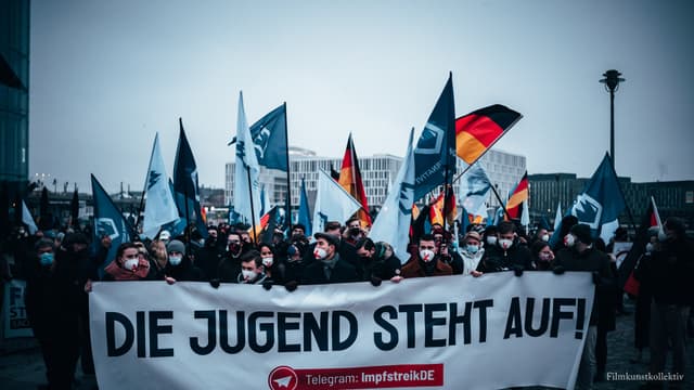Bild von Ihr zwingt uns zu gar nichts - 0