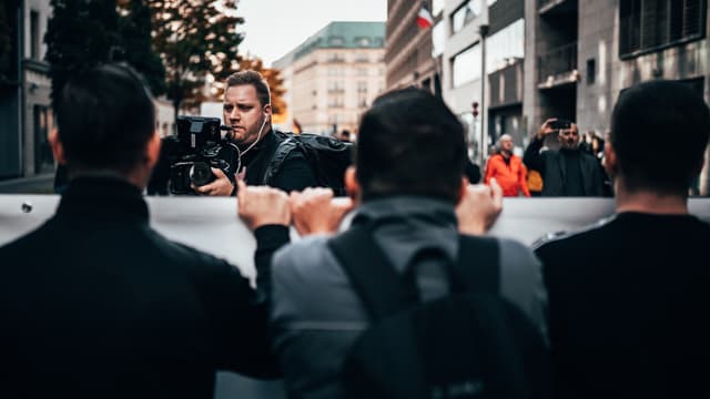 Bild von Jugend, die vorangeht - 1