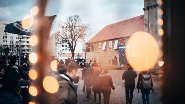 Bild von Überall rote Punkte: Die Protestkarte - 3