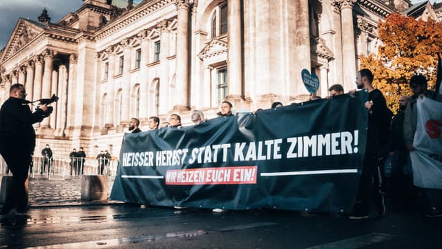 Bild von Jugend, die vorangeht - 15