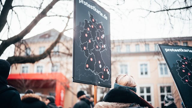Bild von Überall rote Punkte: Die Protestkarte - 4