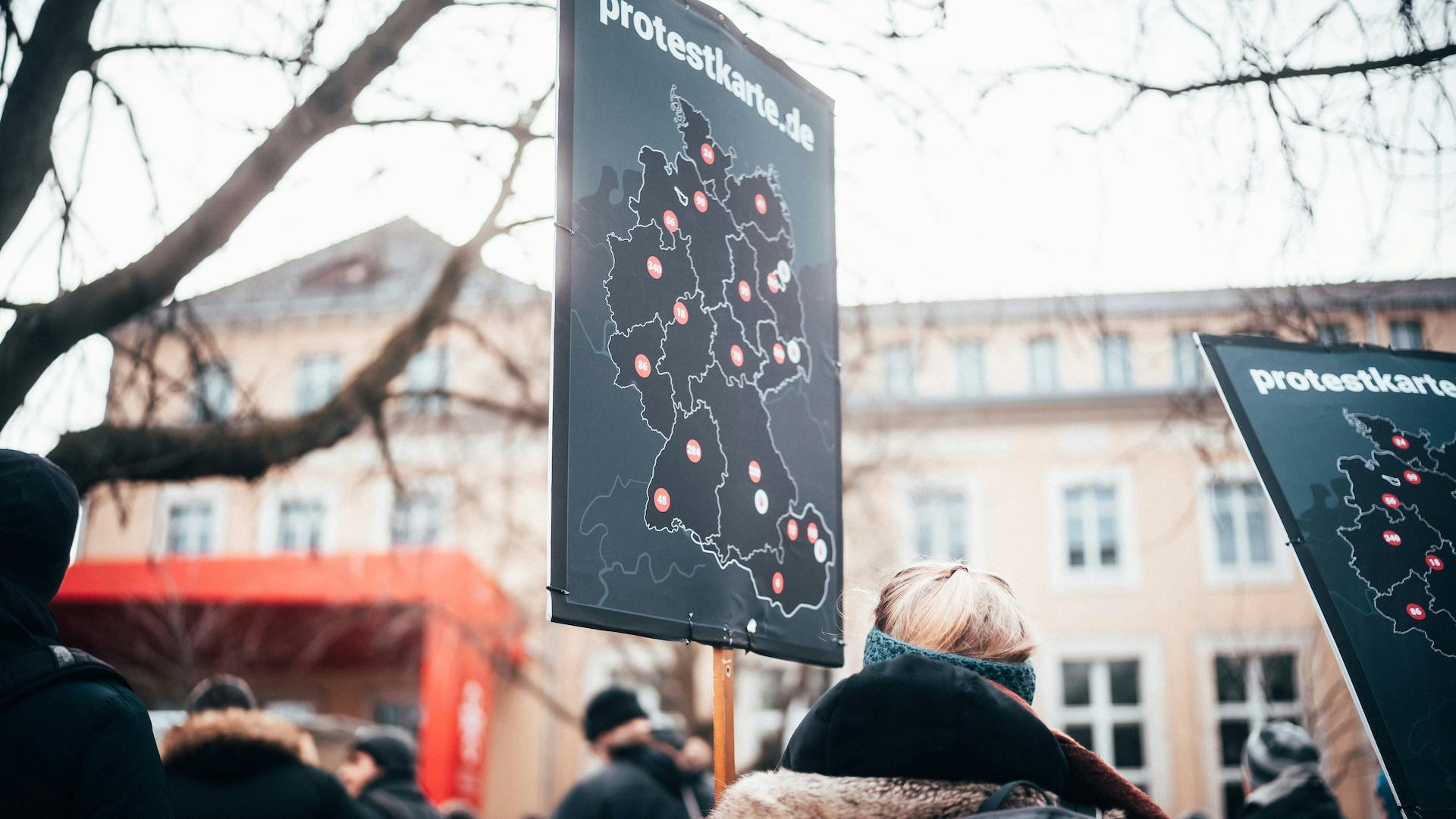 Überall rote Punkte: Die Protestkarte